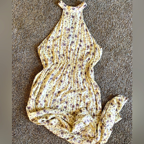 Dresses & Skirts - Sunny Floral Halter Maxi Dress